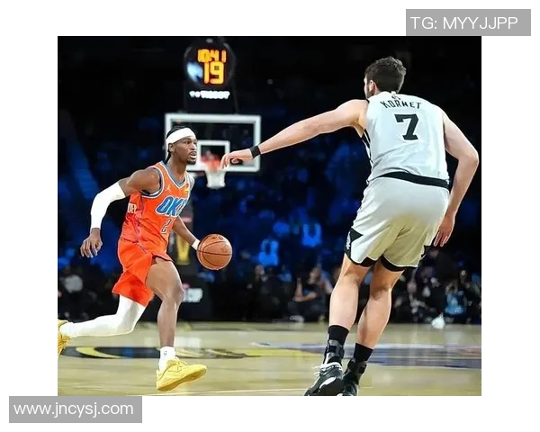 马刺与雷霆激战正酣NBA赛场精彩瞬间回顾与分析